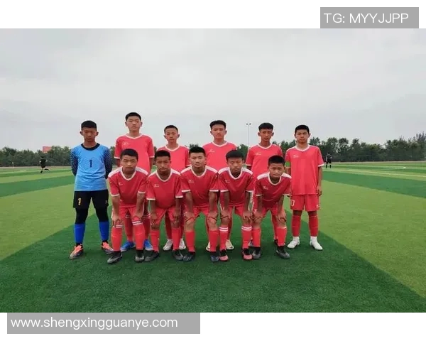 足球明星齐聚一堂共同发声呼吁关注青少年足球发展与健康成长