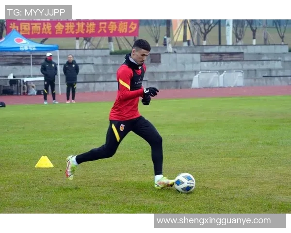 腿部最粗的足球明星揭秘他的训练秘笈与饮食习惯